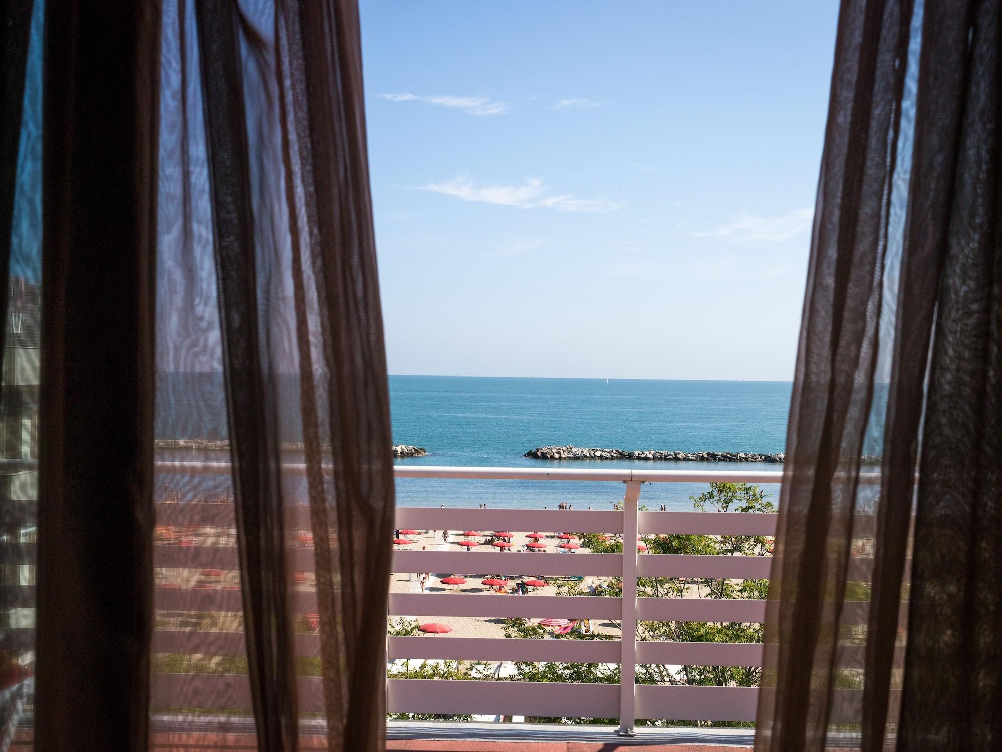 Hotel Lamorosa ريميني المظهر الخارجي الصورة