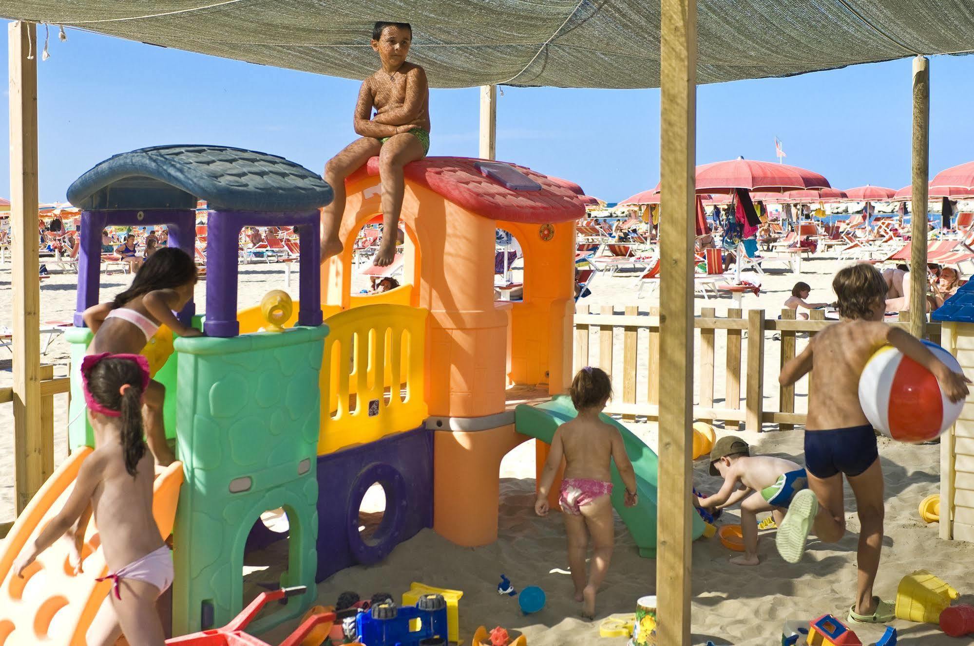 Hotel Lamorosa ريميني المظهر الخارجي الصورة